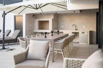 Thumbnail von Villa de lujo moderna con piscina y vista al mar