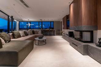 Thumbnail von Villa de lujo moderna con piscina y vista al mar