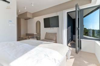 Thumbnail von Villa de lujo moderna con piscina y vista al mar