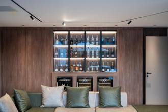 Thumbnail von Villa de lujo moderna con piscina y vista al mar