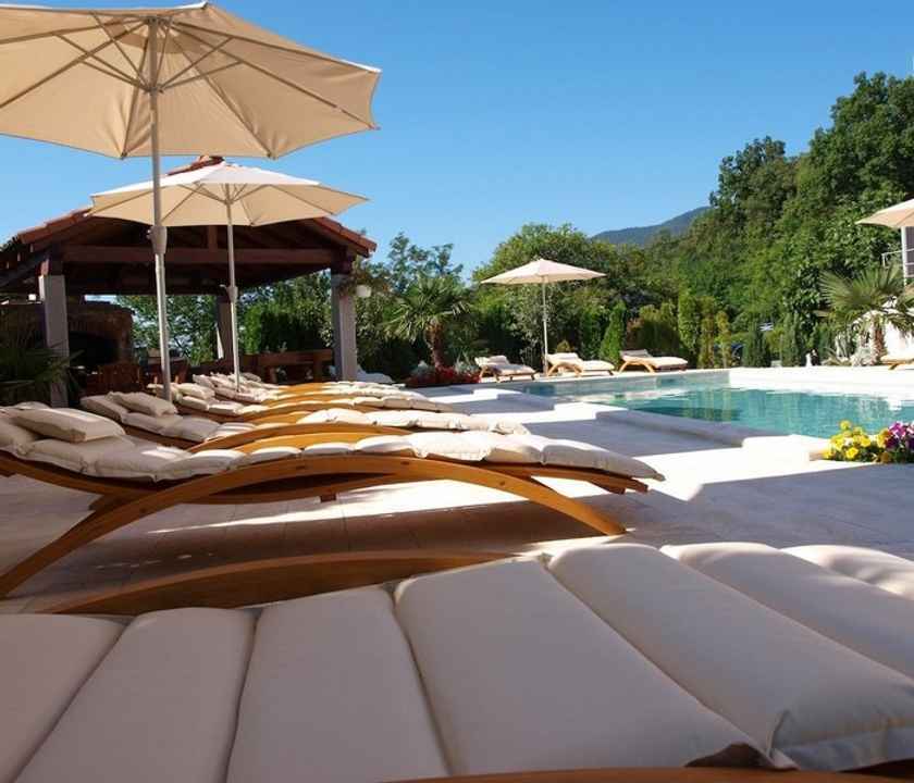 Modernes Mehrfamilienhaus mit acht Wohneinheiten in Opatija