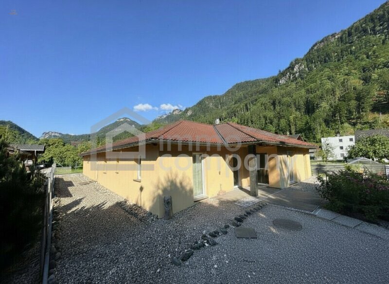 HOHENEMS Barrierefreies Wohnen für Ihre Familie oder als Paar im komfortablen Bungalow -  ein weiterer absoluter Mehrwert ist das großzügig geschnittene Grundstück.