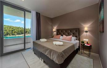 Thumbnail von Villa moderna con piscina en primera línea del mar