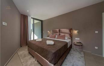 Thumbnail von Villa moderna con piscina en primera línea del mar