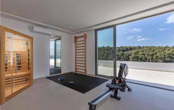 Thumbnail von Villa moderna con piscina en primera línea del mar