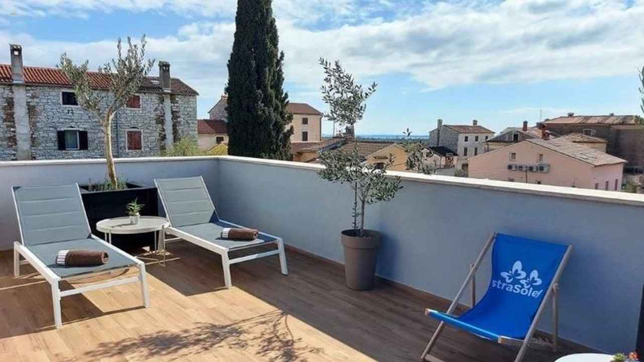 Appartementhaus mit drei Wohnungen, Region Rovinj