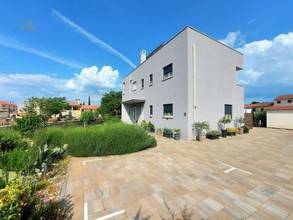 Thumbnail von Appartementhaus mit drei Wohnungen, Region Rovinj