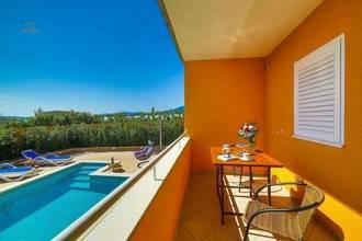 Thumbnail von Schönes Mehrfamilienhaus mit Pool und Meerblick in Kaštel Lukšić