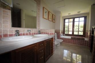 Thumbnail von villa for sale in - Puerto Banus