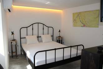 Thumbnail von Traditionelles Steinhaus mit Meerblick