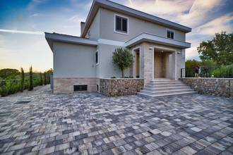 Thumbnail von Mediterrane Neubau-Villa mit Swimmingpool und Meerblick