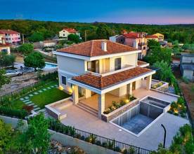 Thumbnail von Mediterrane Neubau-Villa mit Swimmingpool und Meerblick