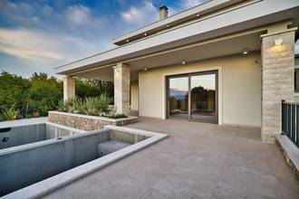 Thumbnail von Mediterrane Neubau-Villa mit Swimmingpool und Meerblick