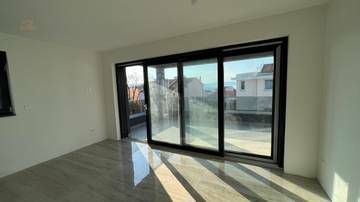 Thumbnail von Neue Wohnung mit Meerblick