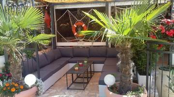 Thumbnail von Villa mit 9 Appartements in außergewöhnlich schöner Lage am Meer