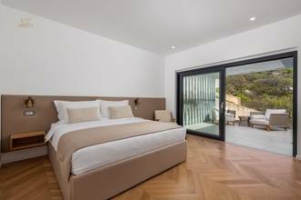 Thumbnail von Villa de diseño de alta calidad con vistas panorámicas al mar, región de Hreljin