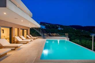 Thumbnail von Villa de diseño de alta calidad con vistas panorámicas al mar, región de Hreljin