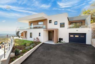 Thumbnail von Villa de diseño de alta calidad con vistas panorámicas al mar, región de Hreljin