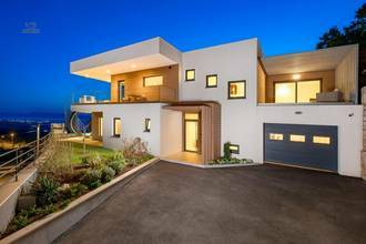 Thumbnail von Villa de diseño de alta calidad con vistas panorámicas al mar, región de Hreljin