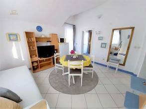 Thumbnail von Mehrfamilienhaus mit Meerblick und Pool in Slatine, Insel Ciovo