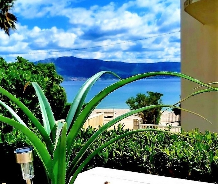 Mehrfamilienhaus mit Meerblick und Pool in Slatine, Insel Ciovo