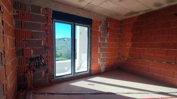 Thumbnail von Moderne Villa mit Pool und Meerblick