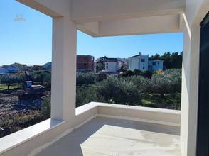 Thumbnail von Moderne Villa mit Pool und Meerblick