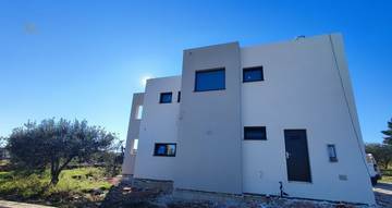 Thumbnail von Moderne Villa mit Pool und Meerblick