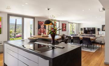 Thumbnail von Moderne State-of-the-art Villa mit schönem Meerblick und Swimmingpool