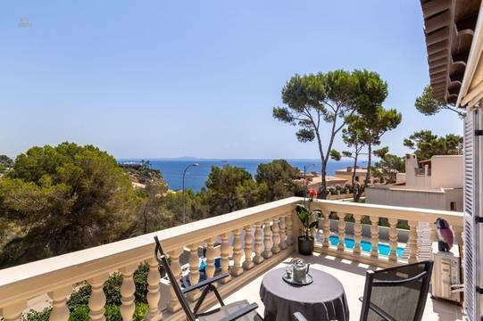 Großzügige Villa mit traumhaften Meerblick in Sol de Mallorca