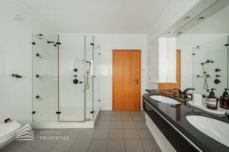 Thumbnail von Volledig gerenoveerd huis met 4 eenheden en onafgewerkte zolder, nabij Sternwartepark