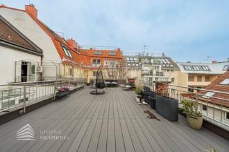 Thumbnail von Volledig gerenoveerd huis met 4 eenheden en ruwe zolder, nabij Sternwartepark