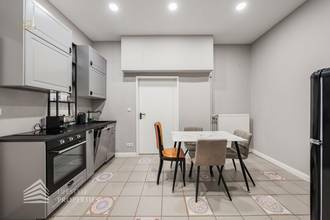 Thumbnail von Volledig gerenoveerd huis met 4 eenheden en ruwe zolder, nabij Sternwartepark