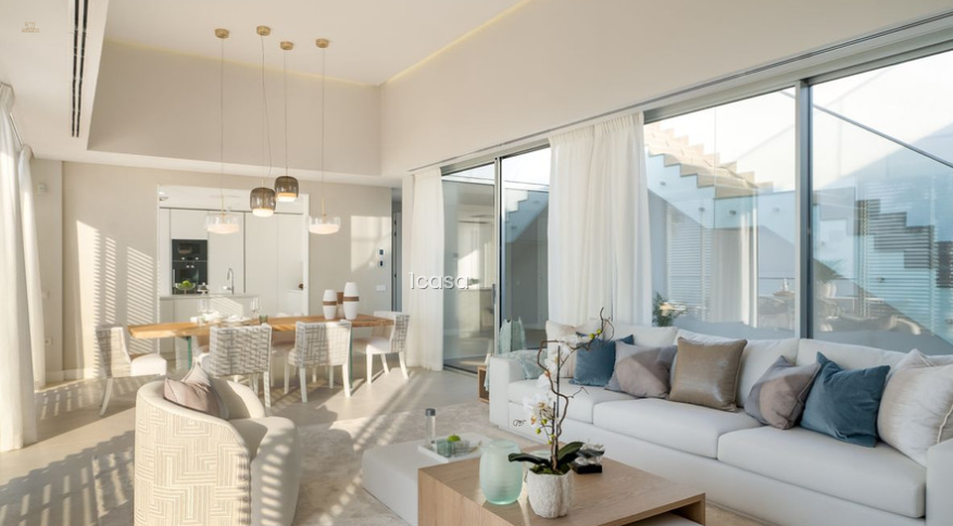 Thumbnail von 3 Bedroom Villa For Sale In Estepona