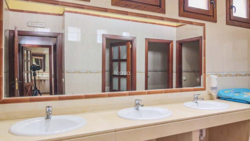 Thumbnail von Commercial Property For Sale In Andratx