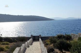 Thumbnail von Haus mit mediterranem Garten in erster Reihe zum Meer, Region Rogoznica / Trogir