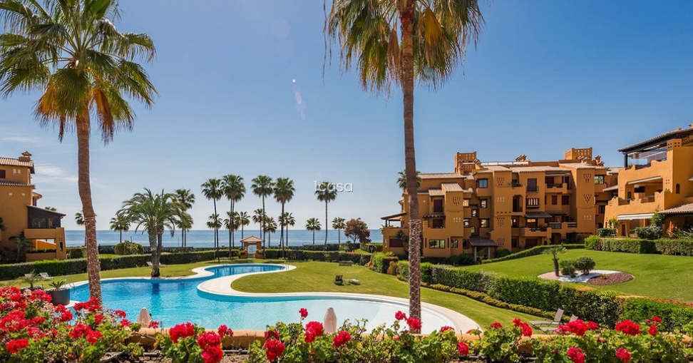 Thumbnail von 4 Bedroom Apartment - Middle Floor For Sale In New Golden Mile