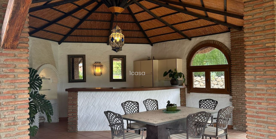 Thumbnail von 9 Bedroom Villa - Finca For Sale In Coín