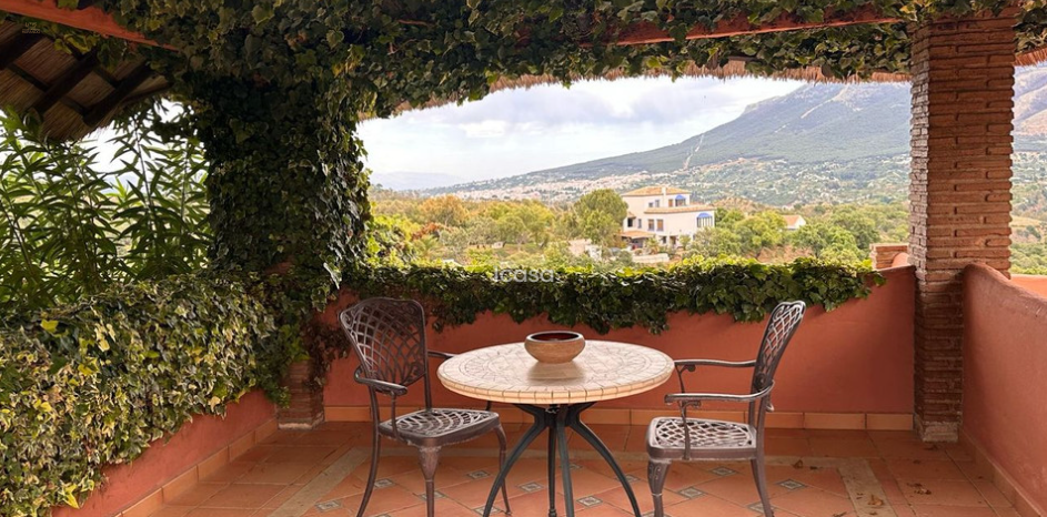 Thumbnail von 9 Bedroom Villa - Finca For Sale In Coín