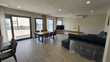 Thumbnail von Moderne Villa mit Pool und Meerblick