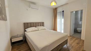 Thumbnail von Moderne Villa mit Pool und Meerblick