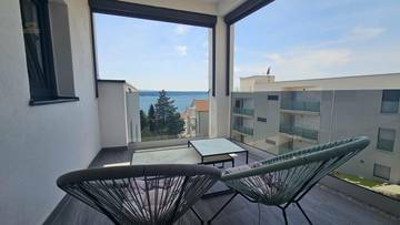 Thumbnail von Modernes Penthouse mit Dachterrasse und Whirlpool