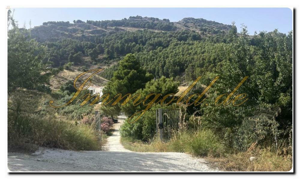 Ferienanlage mit riesigem Grundstück nahe Caltabellotta