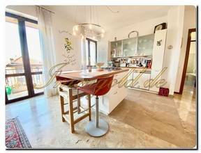 Thumbnail von Immogold aparte drei Zimmer Wohnung, Garten mitten im Zentrum Luino