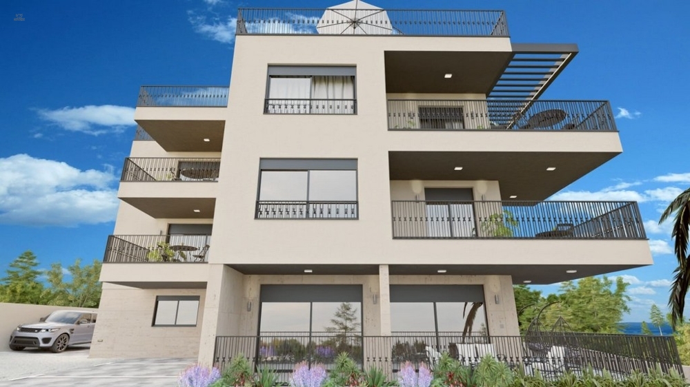 Moderne Neubauwohnungen nahe dem Meer