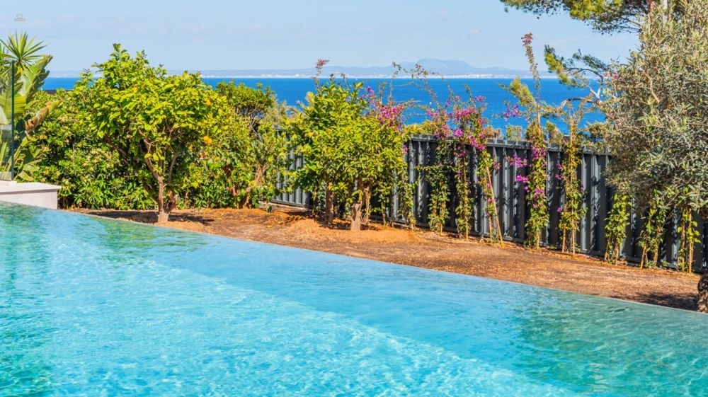 Thumbnail von Erstklassige Luxusvilla in traumhafter Lage nahe dem Meer