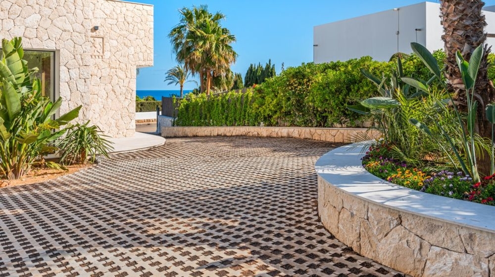 Thumbnail von Erstklassige Luxusvilla in traumhafter Lage nahe dem Meer