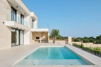 Thumbnail von Moderne Luxusvilla mit Swimmingpool und Meerblick