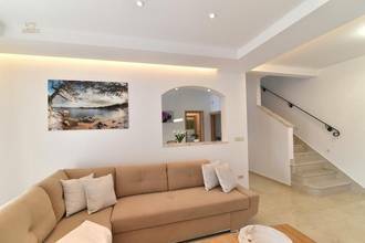 Thumbnail von Sessiz bir konumda, Krk bölgesinde yüzme havuzlu Akdeniz tarzı villa