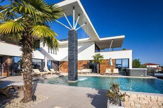 Thumbnail von Villa moderna con piscina e vista mare